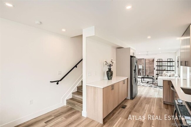 115 W 2nd Ave, Unit Hammack Pines Village in Denver, CO - Building Photo - Building Photo