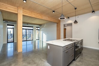 The Dakota Flats at Cherapa Place in Sioux Falls, SD - Foto de edificio - Interior Photo