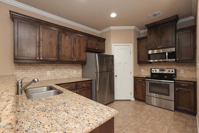 3110 Claremont Dr in College Station, TX - Building Photo - Building Photo