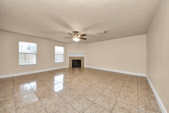 2515 Knoll Shadows Ln in Katy, TX - Foto de edificio - Building Photo