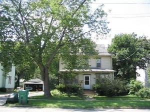 721 Clay St in Woodstock, IL - Building Photo