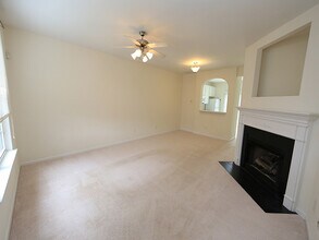 317 Hamlet Park Dr in Morrisville, NC - Foto de edificio - Building Photo