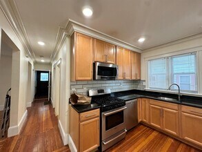 65 Conwell Ave, Unit #1 in Somerville, MA - Foto de edificio - Building Photo