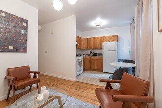 146 E 56th St in New York, NY - Building Photo - Building Photo