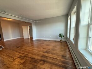 187 Bank St in New London, CT - Building Photo - Building Photo