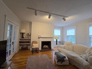 43 Linnaean St in Cambridge, MA - Building Photo - Building Photo