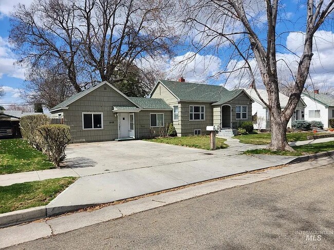 property at 1408 Fairview Ave