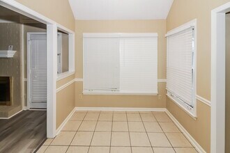 951 Cully Rd in Memphis, TN - Foto de edificio - Building Photo