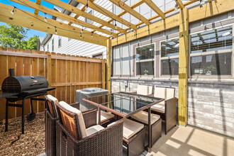 414 NW Retreat Ln in Bentonville, AR - Building Photo - Building Photo
