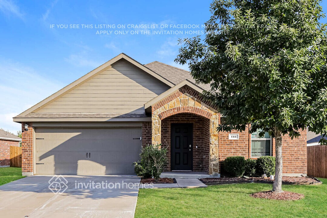 112 Pony Ct in Waxahachie, TX - Building Photo