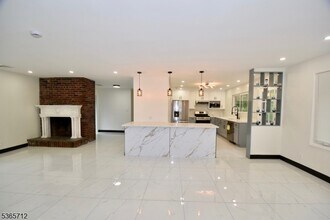 53 Pine Grove Rd in Berkeley Heights, NJ - Building Photo - Building Photo