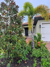 109 Moscata Wy in Nokomis, FL - Building Photo - Building Photo
