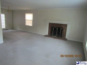 706 S Edisto Dr in Florence, SC - Foto de edificio - Building Photo