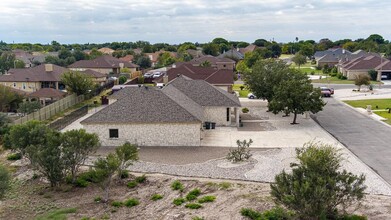 403 Rolling Ridge Dr in Del Rio, TX - Building Photo - Building Photo