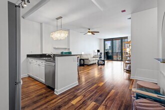 330 N Jefferson St in Chicago, IL - Building Photo - Building Photo