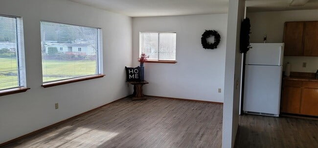 568 NW Silver Meadow Ln, Unit Apartment