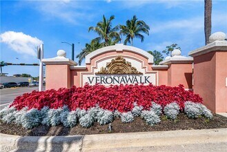 7643 Novara Ct in Naples, FL - Foto de edificio - Building Photo