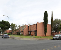 Hale Kaloapau in Mililani, HI - Foto de edificio - Building Photo