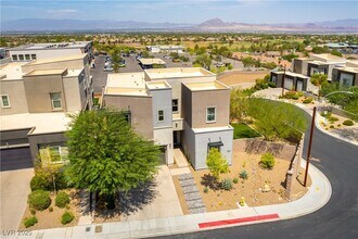 2146 Sunset Valley St in Henderson, NV - Building Photo - Building Photo