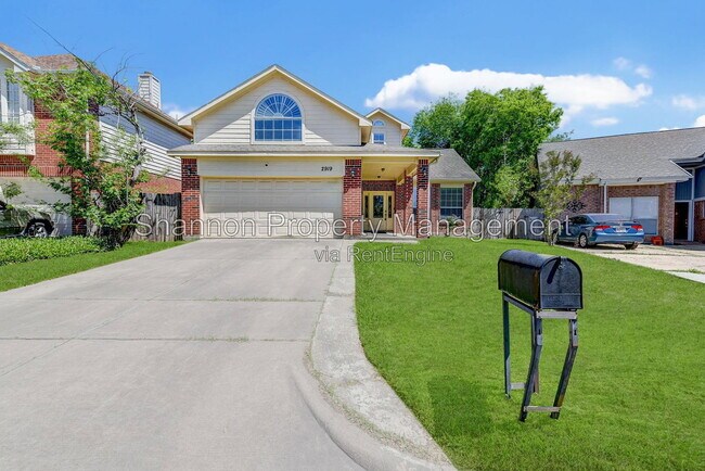 2919 Crest Park Dr