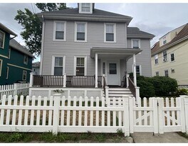 28 Bayard St, Unit 1 in Boston, MA - Building Photo