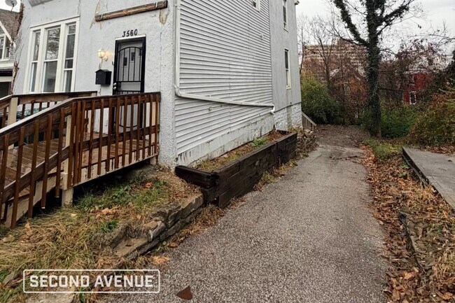 3560 Eden Ave in Cincinnati, OH - Foto de edificio - Building Photo