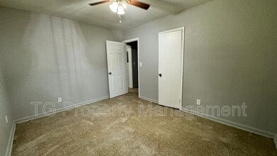 7459 Grant Ave in Jacksonville, FL - Foto de edificio - Building Photo