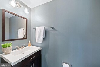 42586 Harlow Meadows Terrace in Sterling, VA - Building Photo - Building Photo