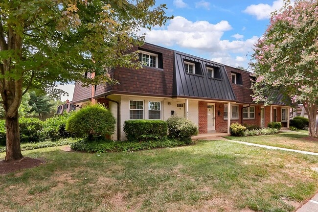 property at 453 Hampton Ct