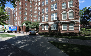 Georgian Court Apartments in Kansas City, MO - Building Photo - Building Photo