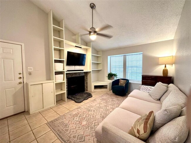 1411 Gracy Farms Ln in Austin, TX - Building Photo - Building Photo