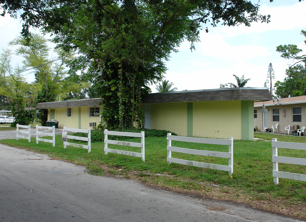 601 SW 14th Ter in Fort Lauderdale, FL - Foto de edificio
