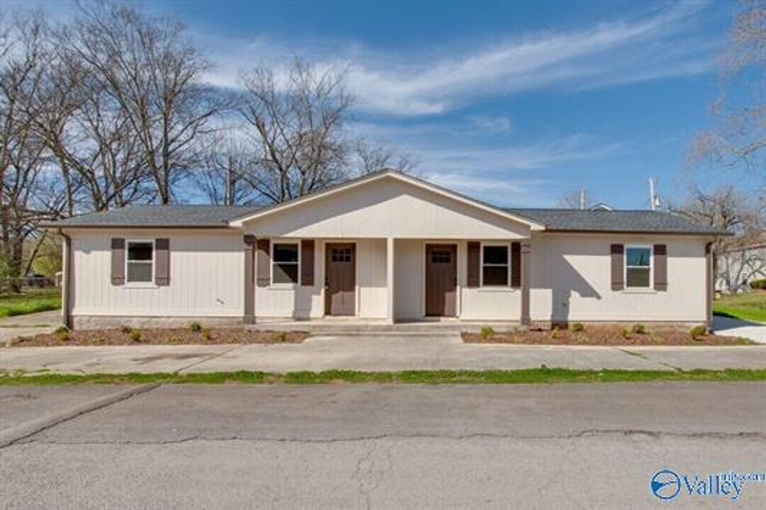 4104 Mc Vay St SW-Unit -Unit B in Huntsville, AL - Building Photo