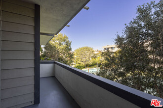5100 Vía Dolce in Marina Del Rey, CA - Building Photo - Building Photo