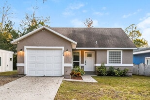 108 E Manson Rd in Hastings, FL - Building Photo