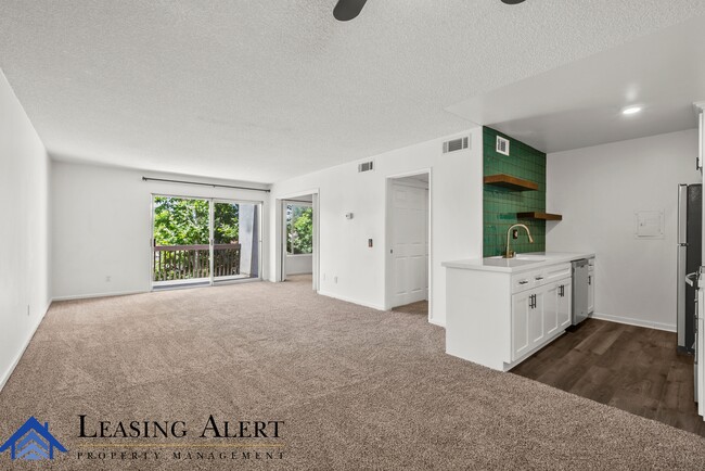 23515 Lyons Ave in Santa Clarita, CA - Building Photo - Building Photo