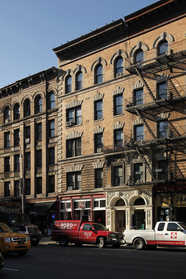 428 Amsterdam Ave in New York, NY - Foto de edificio - Building Photo