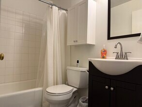 24 Concord Sq, Unit 12 in Boston, MA - Building Photo - Building Photo