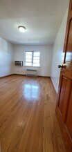 5007 207th St in Oakland Gardens, NY - Building Photo - Building Photo