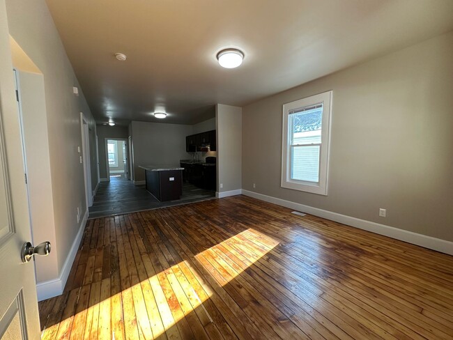 3860 N 19th Pl. in Milwaukee, WI - Building Photo - Building Photo