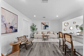 5250 Adams Ave in San Diego, CA - Building Photo - Building Photo