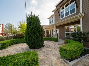 5605 Roosevelt Ave in Austin, TX - Building Photo - Building Photo