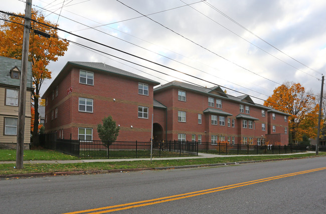 Joslyn Court IV in Syracuse, NY - Foto de edificio - Building Photo