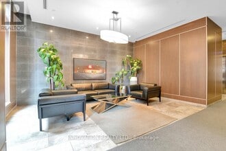 10 Rosemount Ave in Ottawa, ON - Building Photo - Building Photo