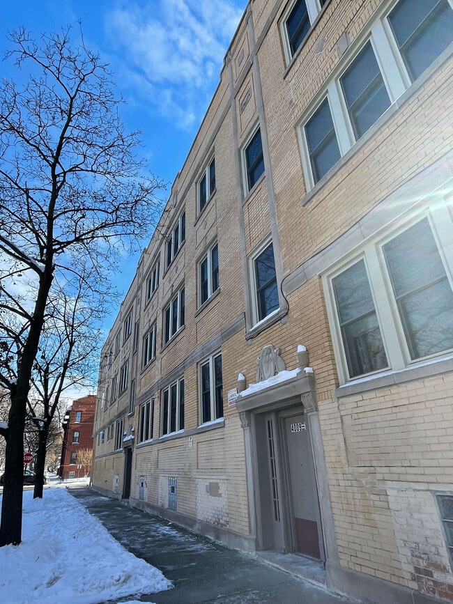 3653 N Pulaski Rd, Unit 3