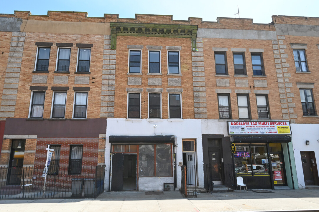 657 Rogers Ave in Brooklyn, NY - Building Photo