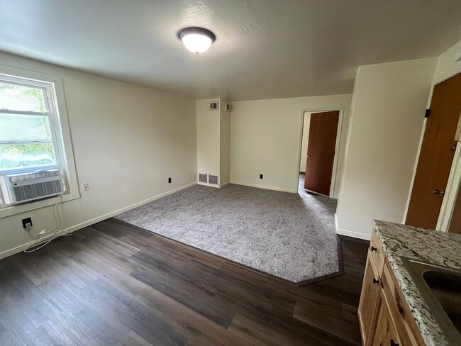 1106 Rixon St in Alton, IL - Building Photo - Building Photo