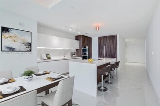 851 NE 1st Ave, Unit 2801 in Miami, FL - Building Photo - Building Photo