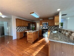 789 Roxholly Ln NE in Buford, GA - Building Photo - Building Photo