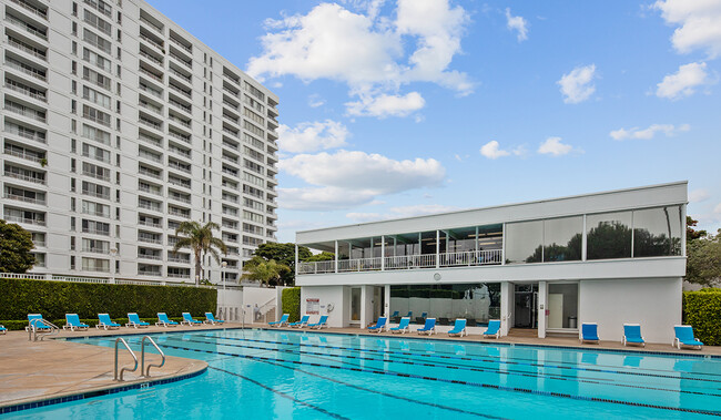 The Shores in Santa Monica, CA - Building Photo - Building Photo